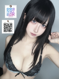 黑羽蘿是一位看似安靜卻暗藏慾望的小惡魔。擁有娃娃般無辜臉蛋與夢幻藍色美瞳，讓人