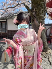 【美羽（みう）】 155cm・Cカップ・42kg・20歳🇯🇵  小さくて愛らしい体型ながらも、