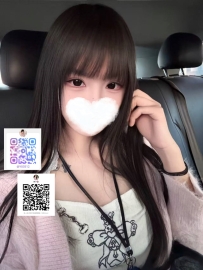 初見時，她會像小貓一樣黏著你，輕咬耳垂、吐出熱氣，瞬間讓你心跳加快。口交時，她會